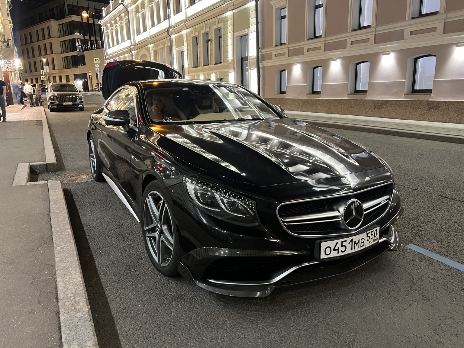 Мой Mercedes-AMG S 63, вечерний снимок из последней подборки